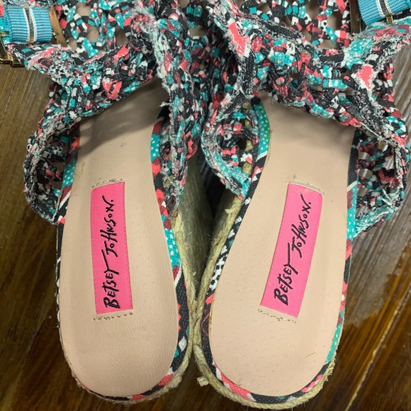 Betsey Johnson "Beckeyy" - 5.5" Wedges - Aztec Print - Women's Size 8 (NWT) - Picture 9 of 16